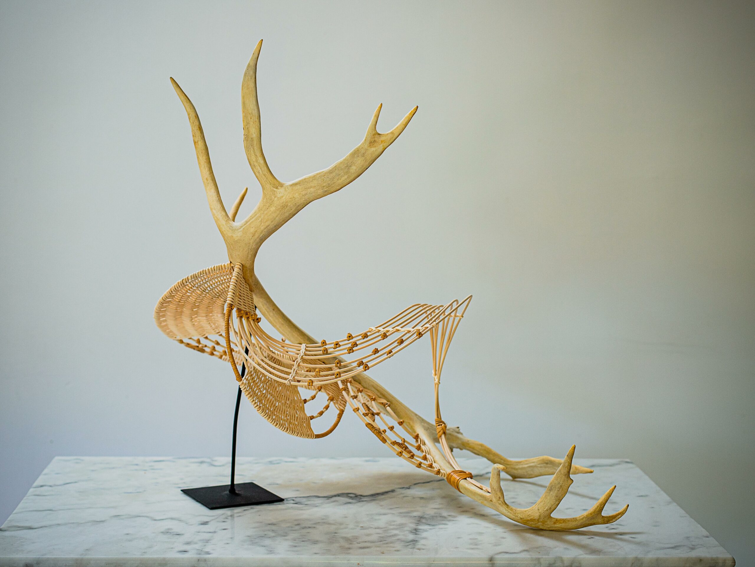 "l'Elan de la nature" : Sculpture en rotin créé par Pascale Germain Vannière dans son atelier La Saulée